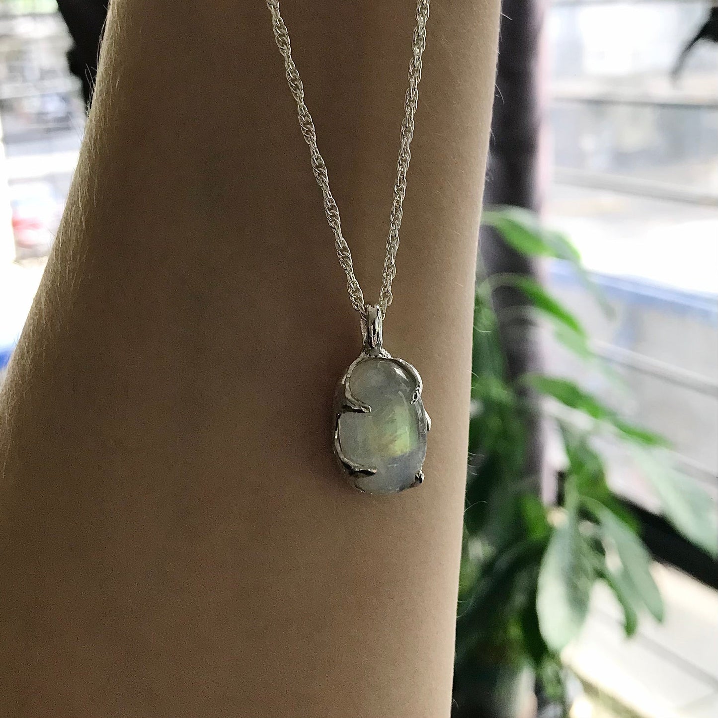 COLGANTE DE PIEDRA LUNA