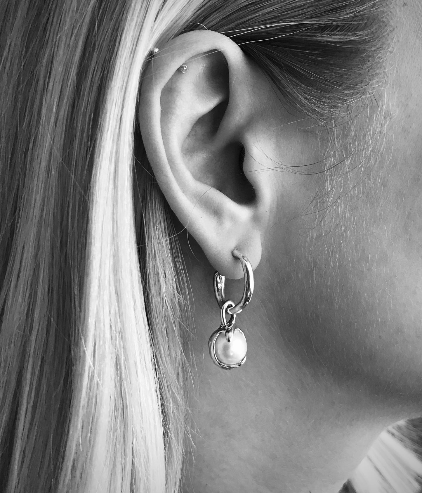 Pearl Hoop-Earrings